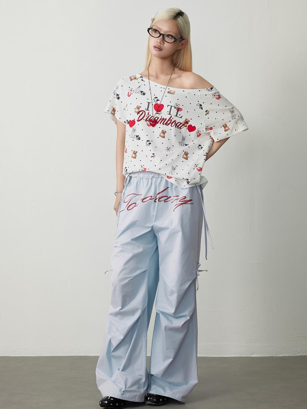 TOOOLAZY White All Over Puppy Heart Print Women's Off-shoulder T-shirts