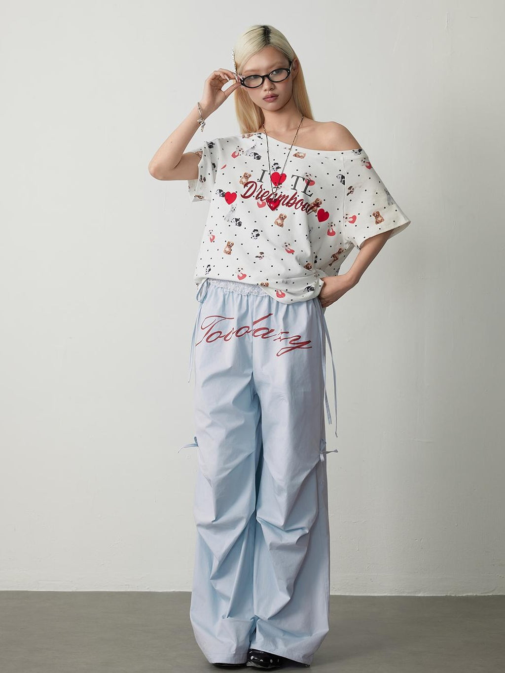 TOOOLAZY White All Over Puppy Heart Print Women's Off-shoulder T-shirts