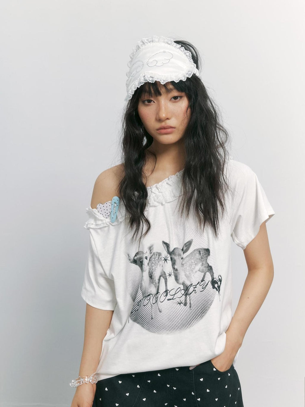 TOOOLAZY White Deer Print Lace Splice Slanted Women's Cotton Blend Off-shoulder T-shirts