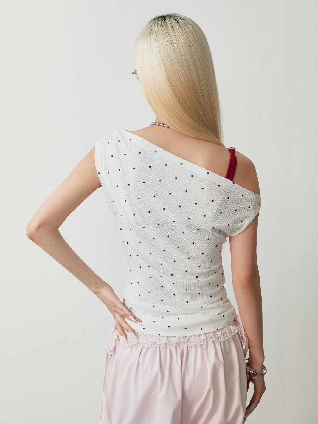 TOOOLAZY White Polka Dot Asymmetric Neckline Women's Polyester Off-shoulder T-shirts