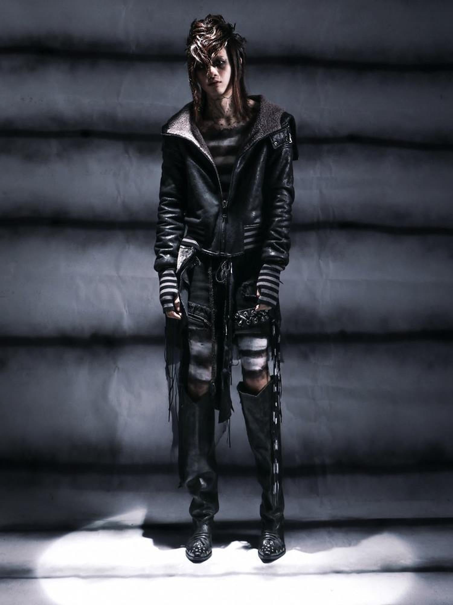 The space between Us Dark Distorted Stripe Slim Fit Women's Fleece Lined Cotton Puffer Jackets