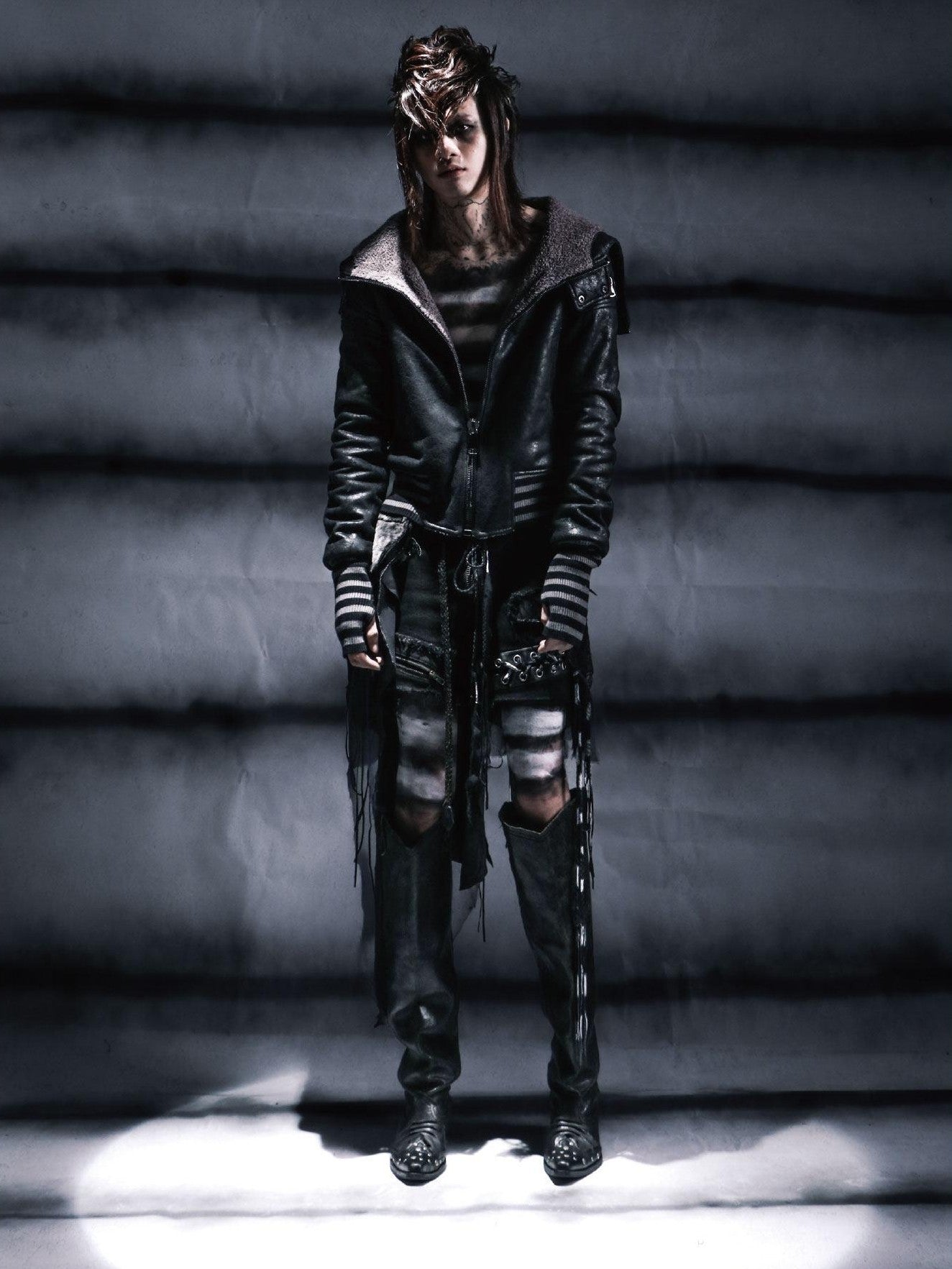 The space between Us Dark Distorted Stripe Slim Fit Women's Fleece Lined Cotton Puffer Jackets