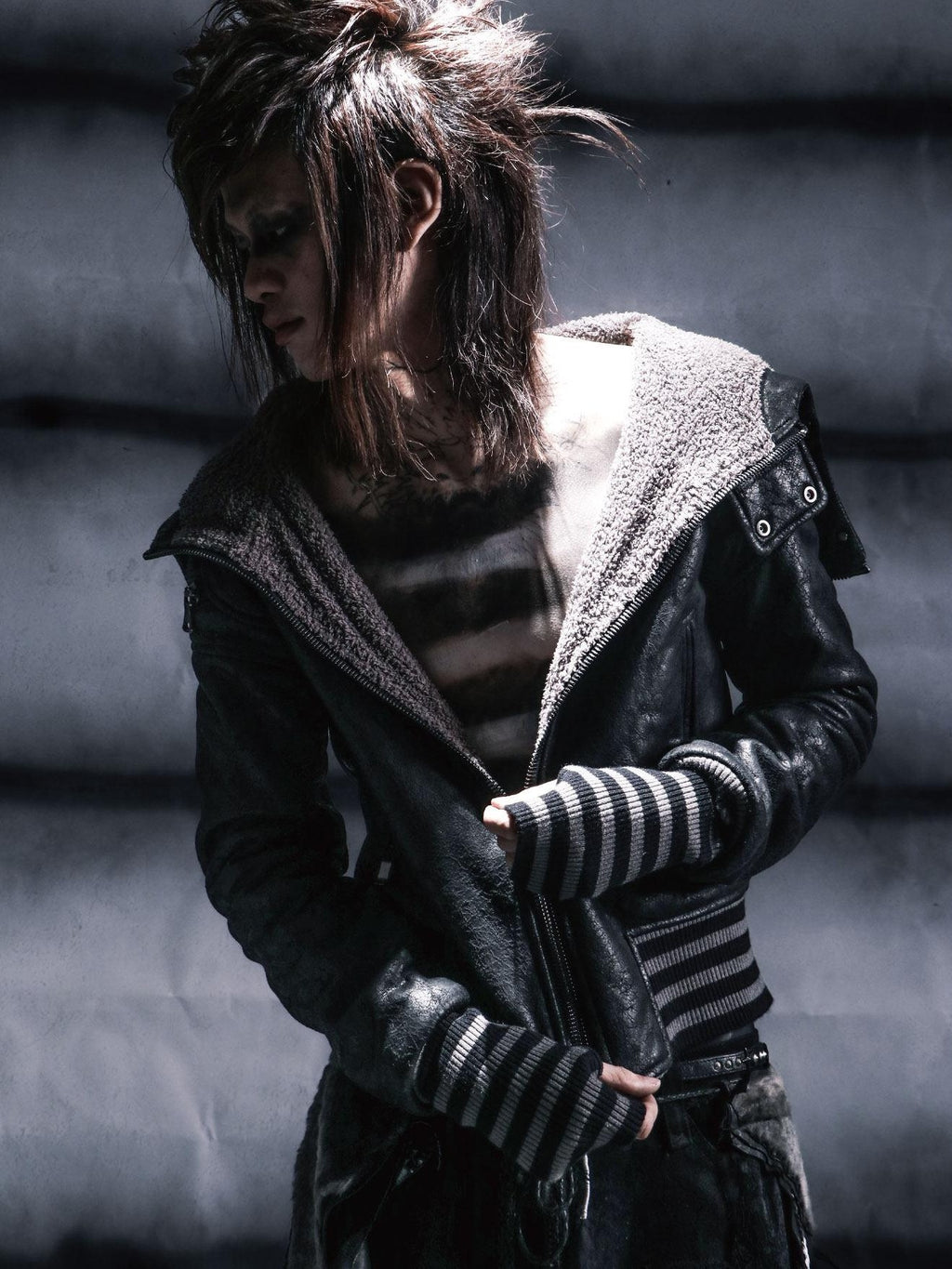 The space between Us Dark Distorted Stripe Slim Fit Women's Fleece Lined Cotton Puffer Jackets