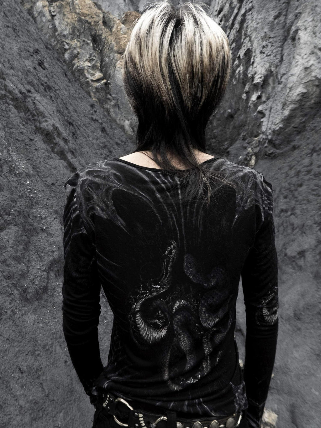 The space between Us Dark Totem Slim Fit Asymmetric Women's Tencel Cotton Long Sleeve T-shirts