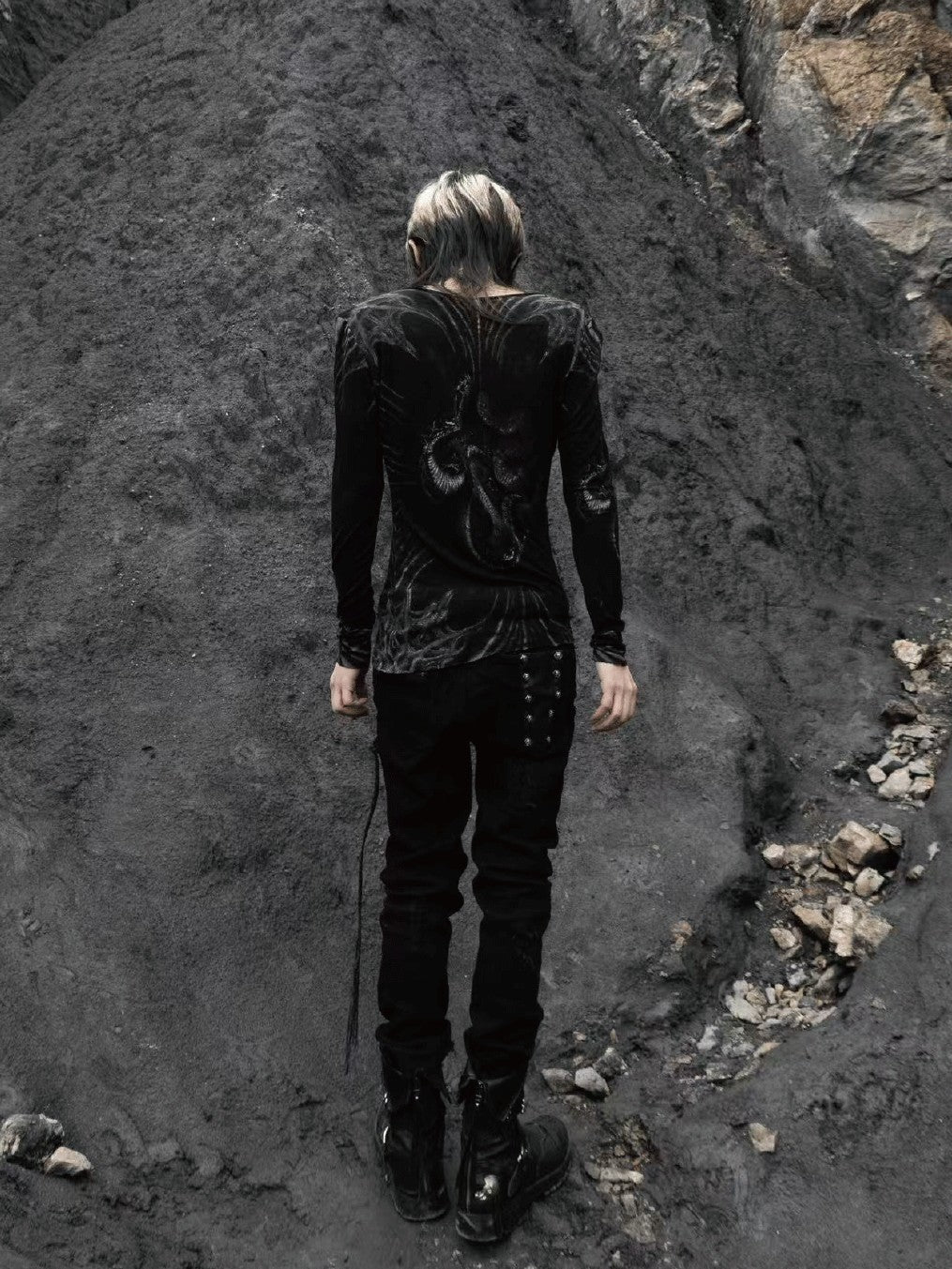 The space between Us Dark Totem Slim Fit Asymmetric Women's Tencel Cotton Long Sleeve T-shirts