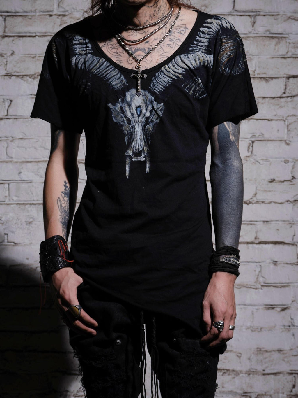 The space between Us Dark Tribal Totem Print Visual Slim Fit Women's Short Sleeve T-shirts