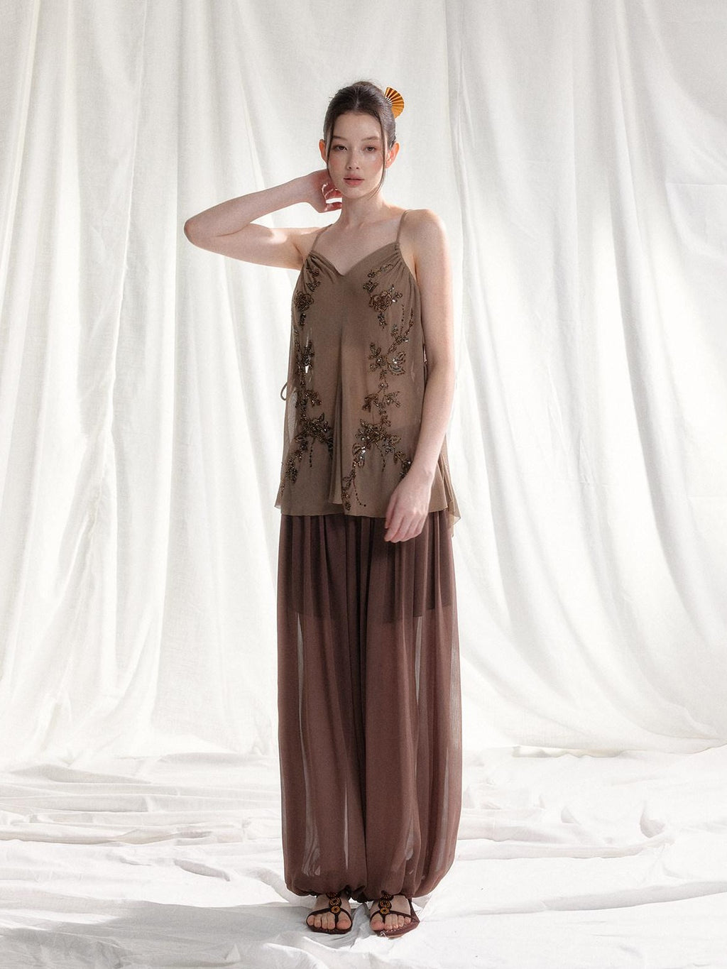 Tut tuto Beaded V-neck Floral Loose Lightweight Women's Polyester Camisoles