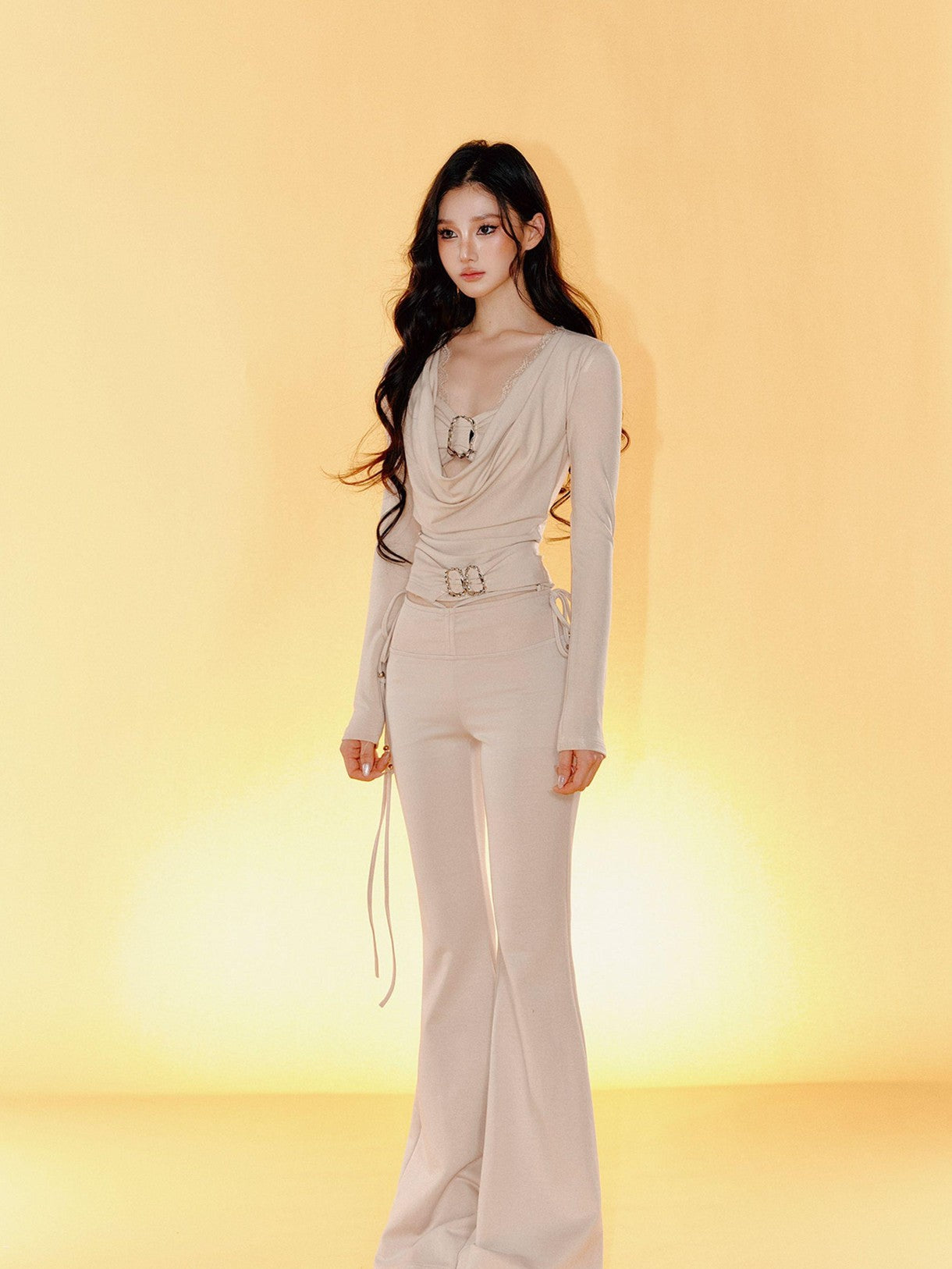 Tut tuto Khaki Slimming Micro Flare V-neck Women's Cotton Knit Casual Top & Pants Sets