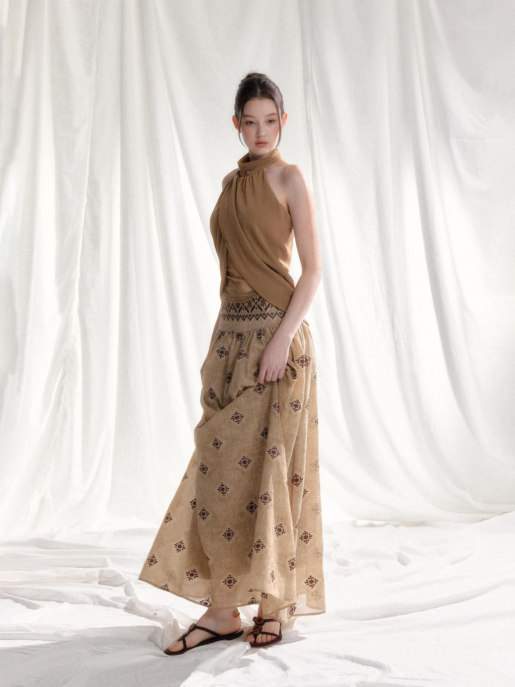 Tut tuto Light Coffee Halter Neck Mesh Spliced Lace Women's Matching Skirt Sets