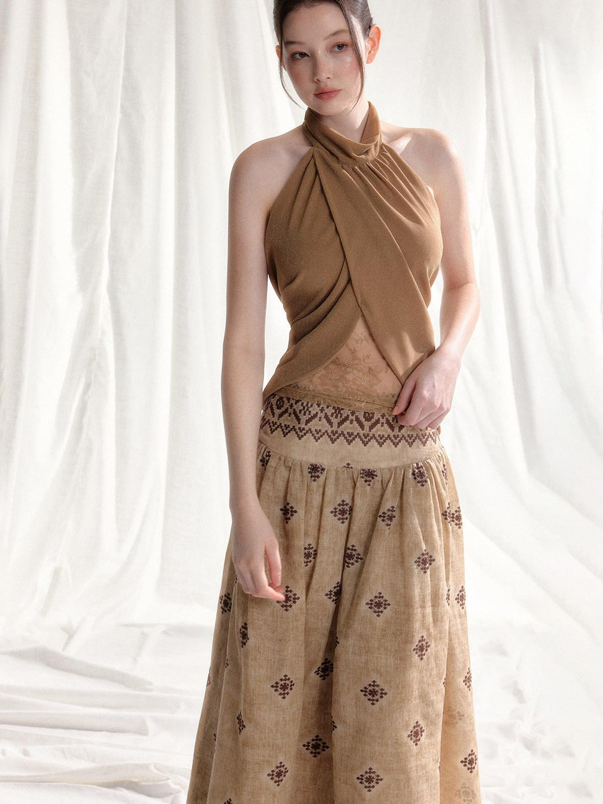 Tut tuto Light Coffee Halter Neck Mesh Spliced Lace Women's Matching Skirt Sets