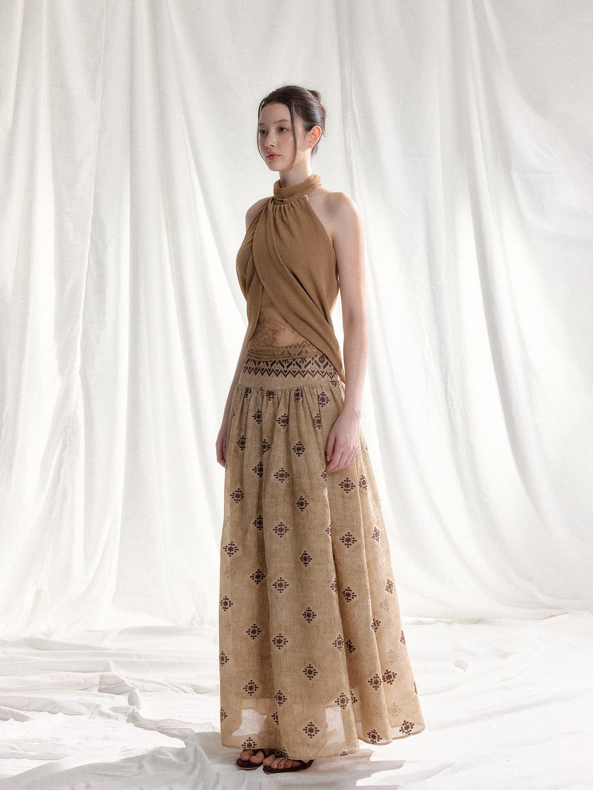 Tut tuto Light Coffee Halter Neck Mesh Spliced Lace Women's Matching Skirt Sets