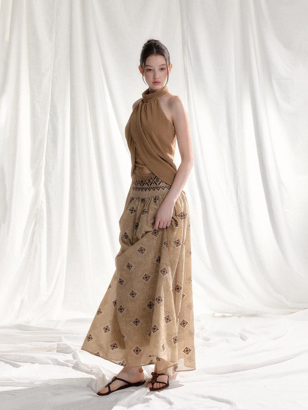 Tut tuto Light Coffee Halter Neck Mesh Spliced Lace Women's Matching Skirt Sets