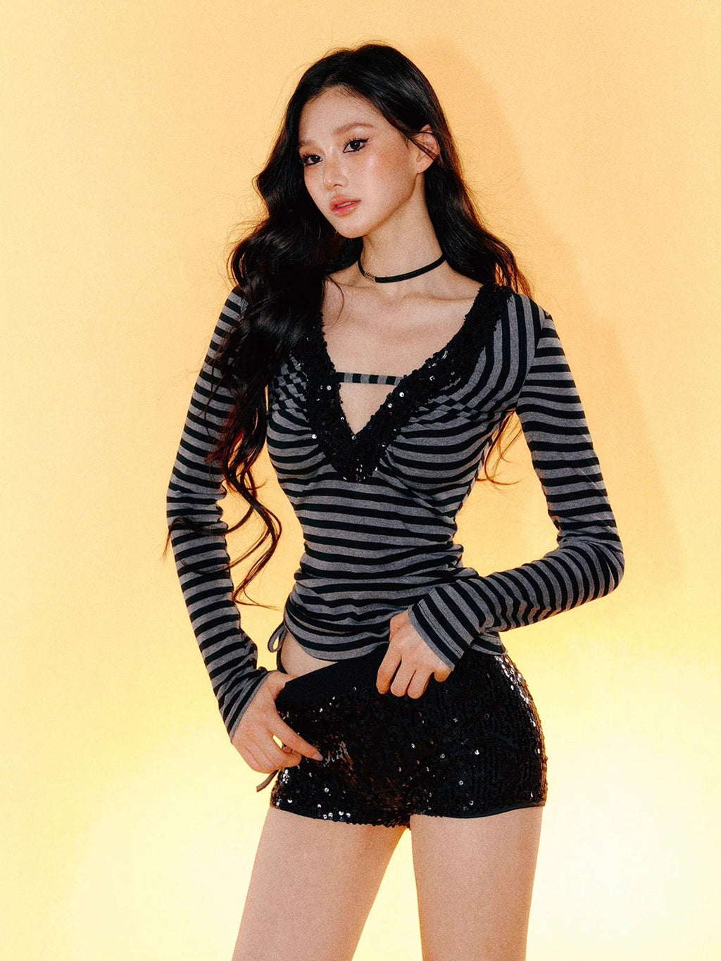 Tut tuto Sequin Patchwork Stripe V-neck Slim Women's Polyester Casual Top & Shorts Sets