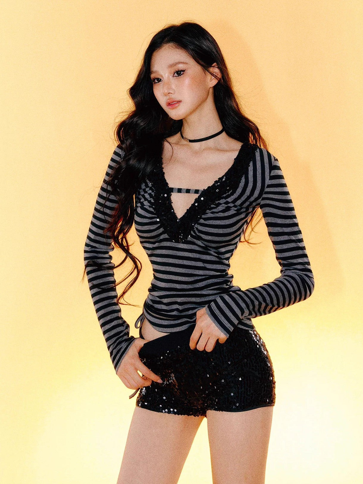 Tut tuto Sequin Patchwork Stripe V-neck Slim Women's Polyester Casual Top & Shorts Sets