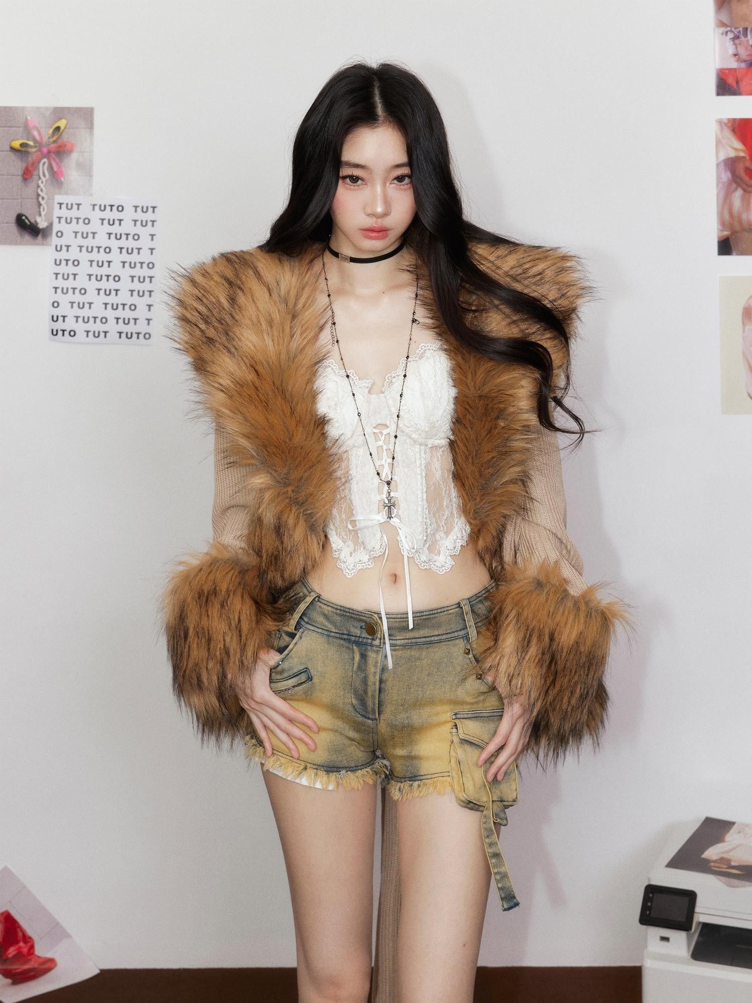 Tut tuto Vintage Riveted Low Rise Utility Slim Fit Waterwashed Women's Denim Hot Pants