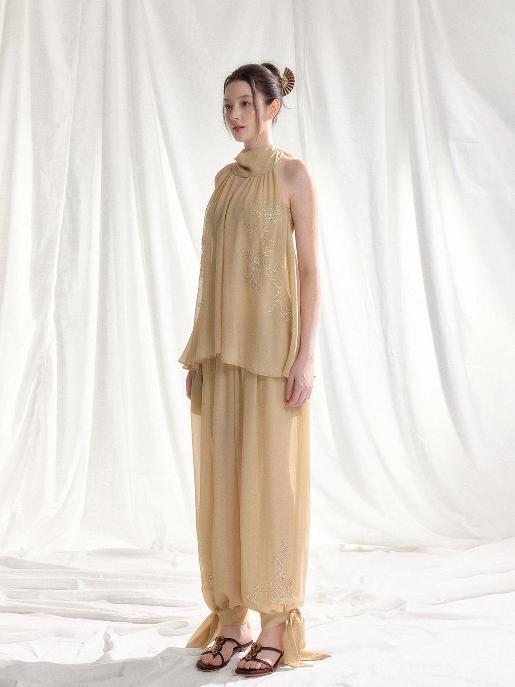 Tut tuto White Yellow Beaded Halter Lace Women's Chiffon Casual Top & Pants Sets