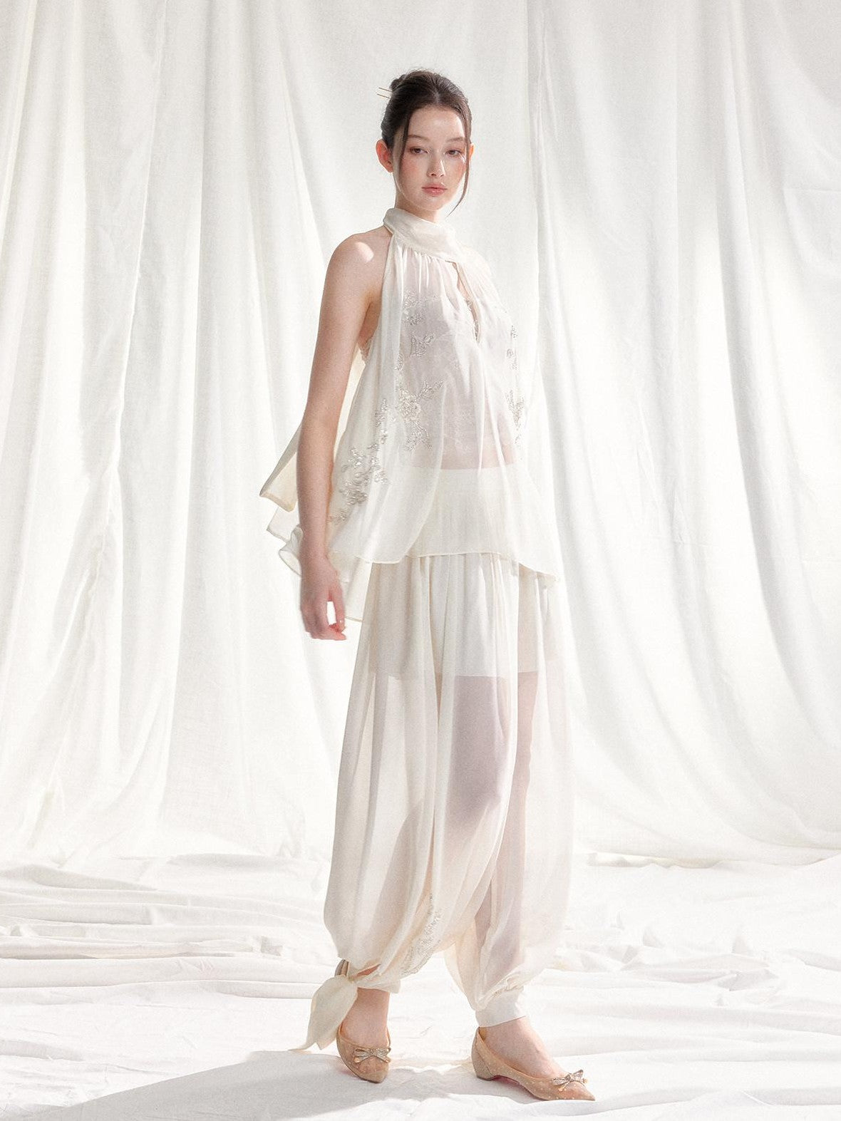 Tut tuto White Yellow Beaded Halter Lace Women's Chiffon Casual Top & Pants Sets