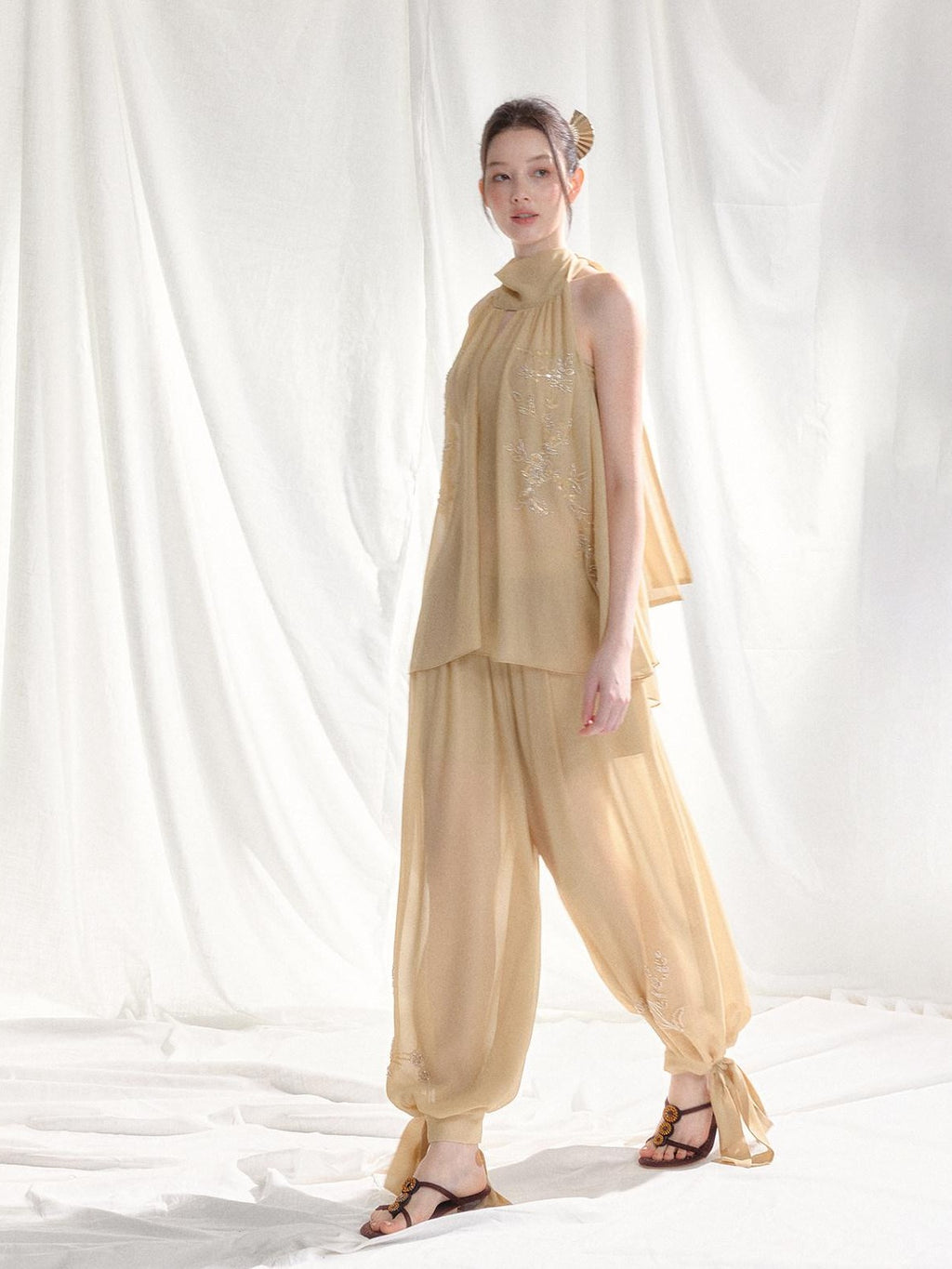 Tut tuto White Yellow Beaded Halter Lace Women's Chiffon Casual Top & Pants Sets