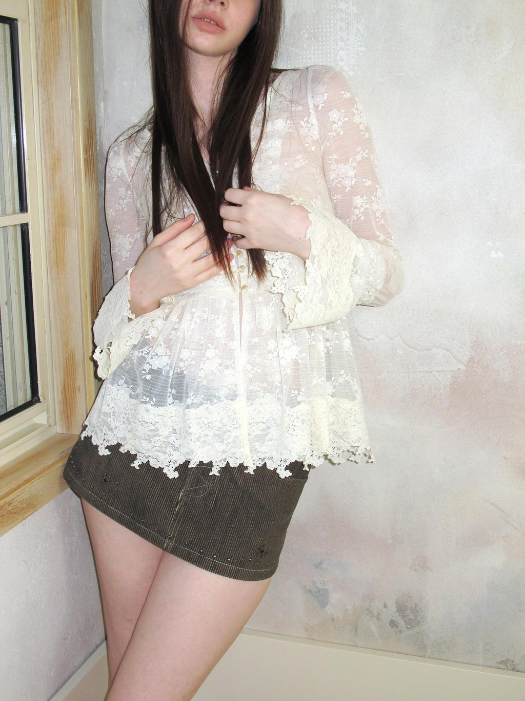 UNIVERSE Baroque Vine V-neck Waist Cinch Long Sleeve Women's Lace Sheer Shirts