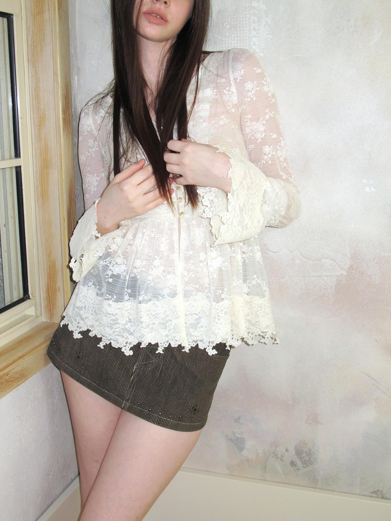 UNIVERSE Baroque Vine V-neck Waist Cinch Long Sleeve Women's Lace Sheer Shirts
