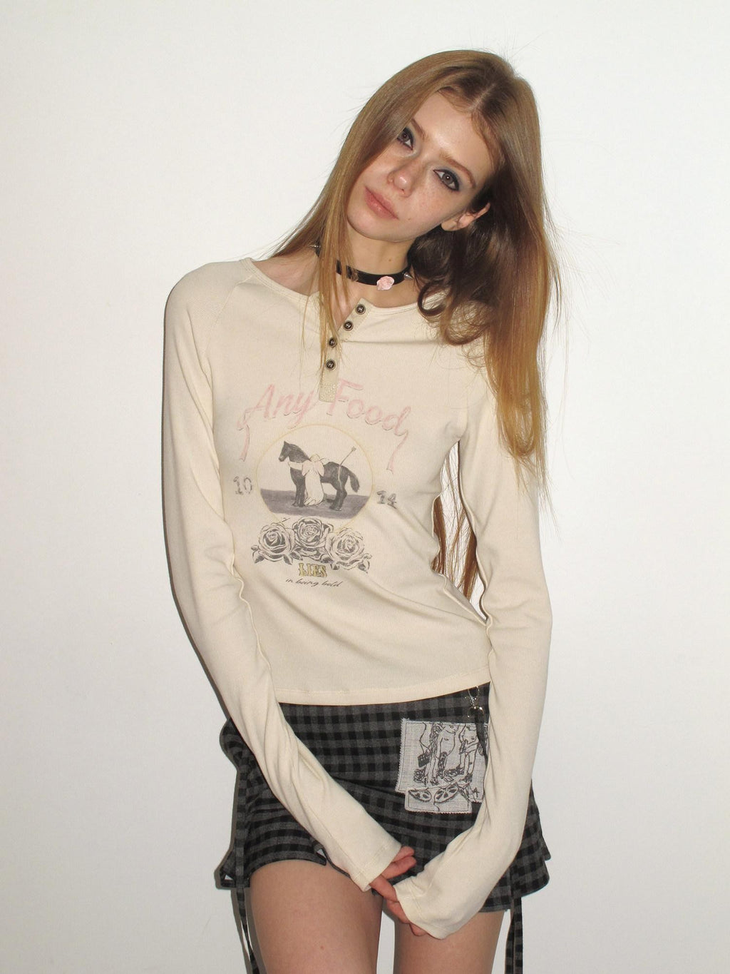 UNIVERSE Beige Distressed Retro Pony Raglan Women's Cotton Long Sleeve T-shirts
