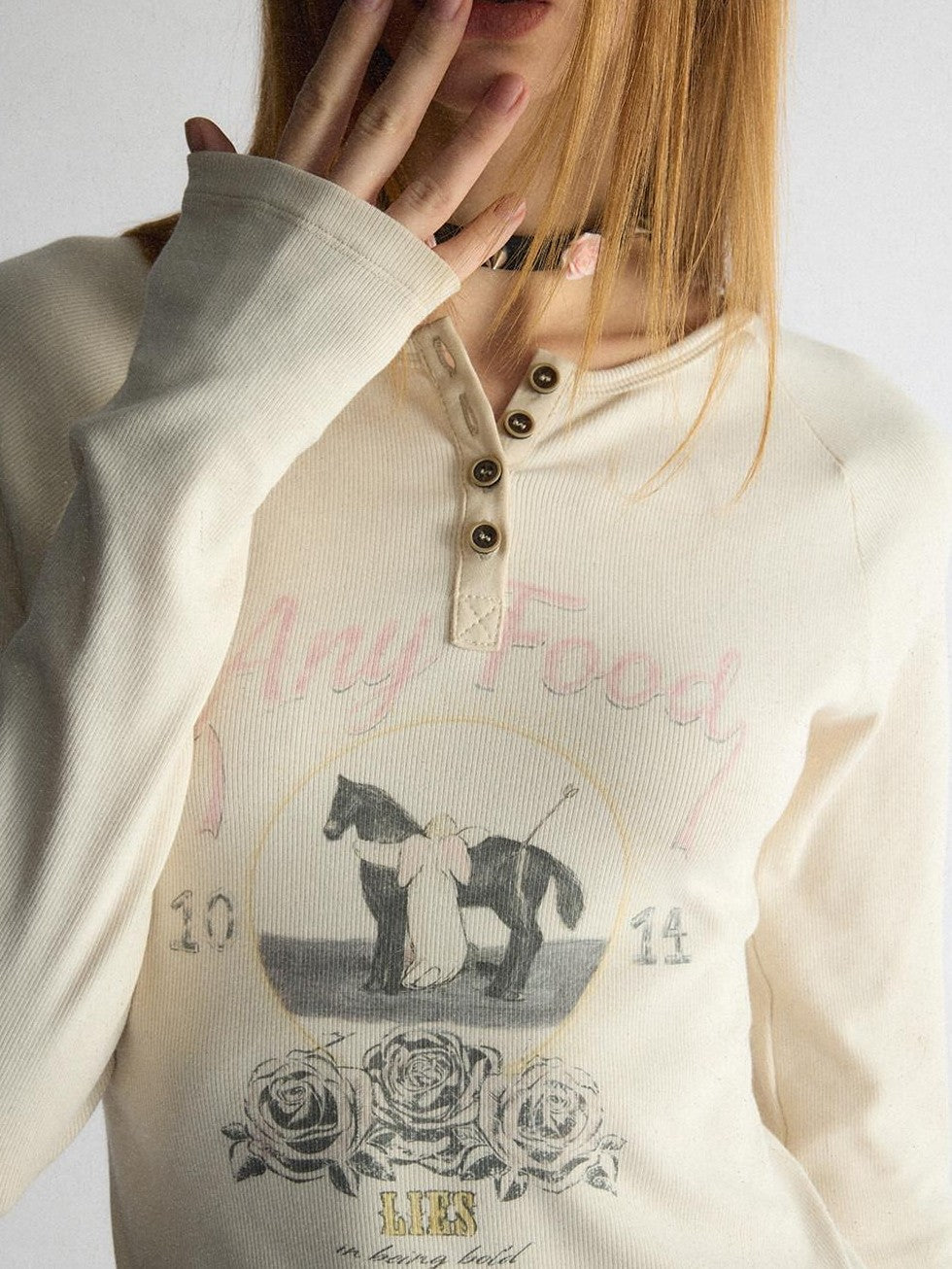 UNIVERSE Beige Distressed Retro Pony Raglan Women's Cotton Long Sleeve T-shirts
