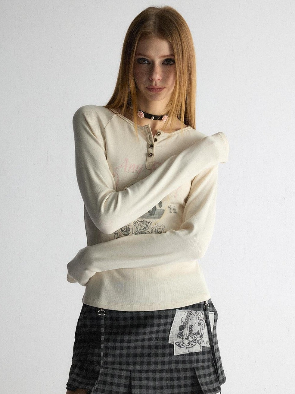 UNIVERSE Beige Distressed Retro Pony Raglan Women's Cotton Long Sleeve T-shirts