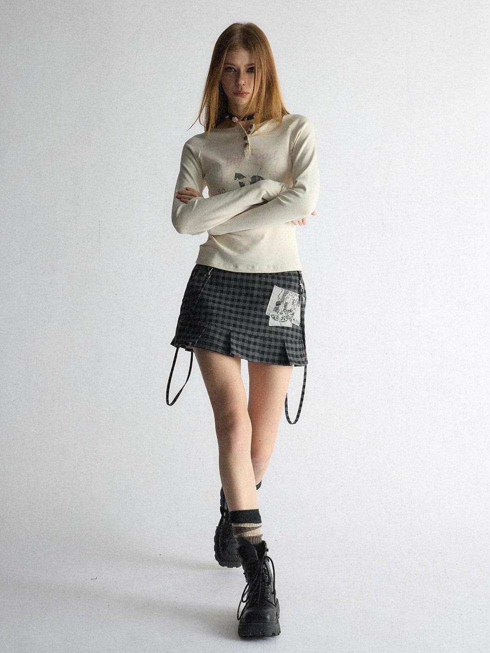 UNIVERSE Beige Distressed Retro Pony Raglan Women's Cotton Long Sleeve T-shirts