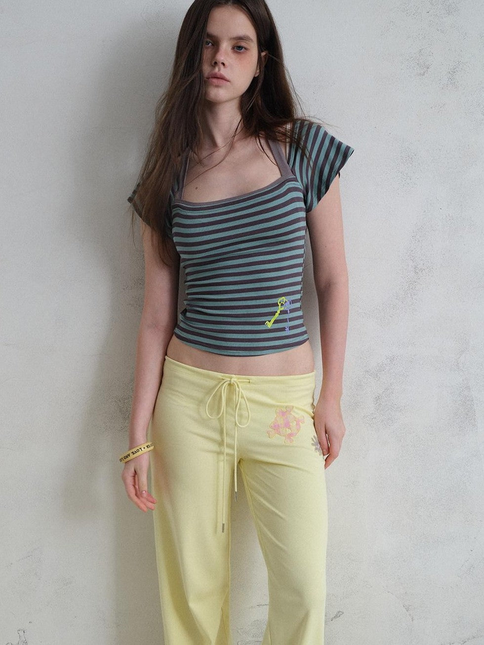 UNIVERSE Contrast Stripe Print Square Neck Flutter Sleeve Tie Neck Women's Crop Tops