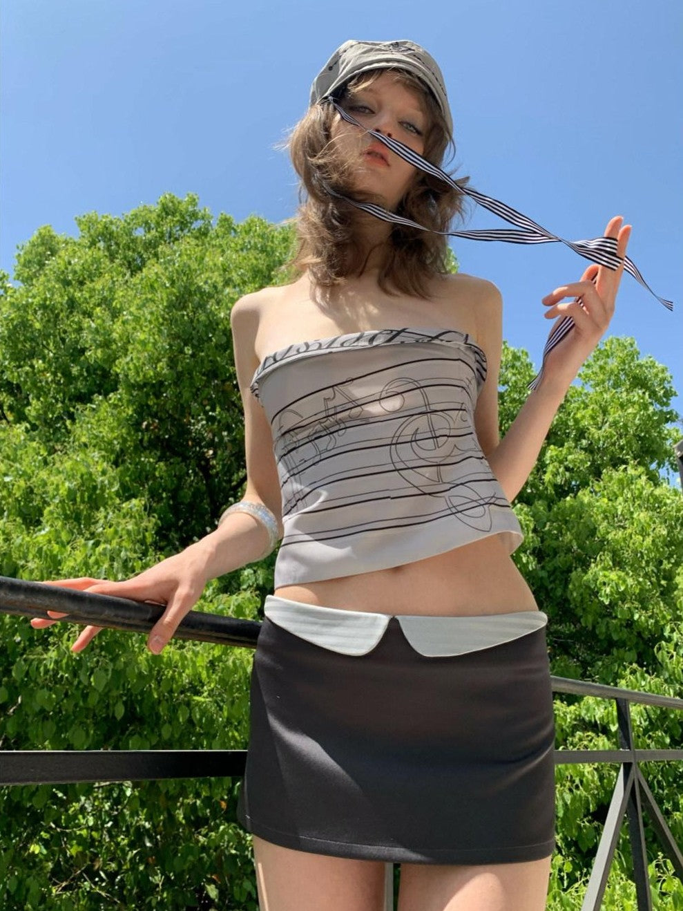 UNIVERSE Gray Sheet Music Letter Print Street Slim Fit Short Women's Tube Tops