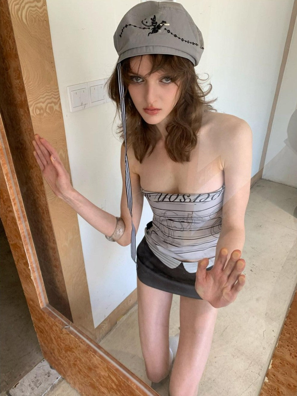 UNIVERSE Gray Sheet Music Letter Print Street Slim Fit Short Women's Tube Tops