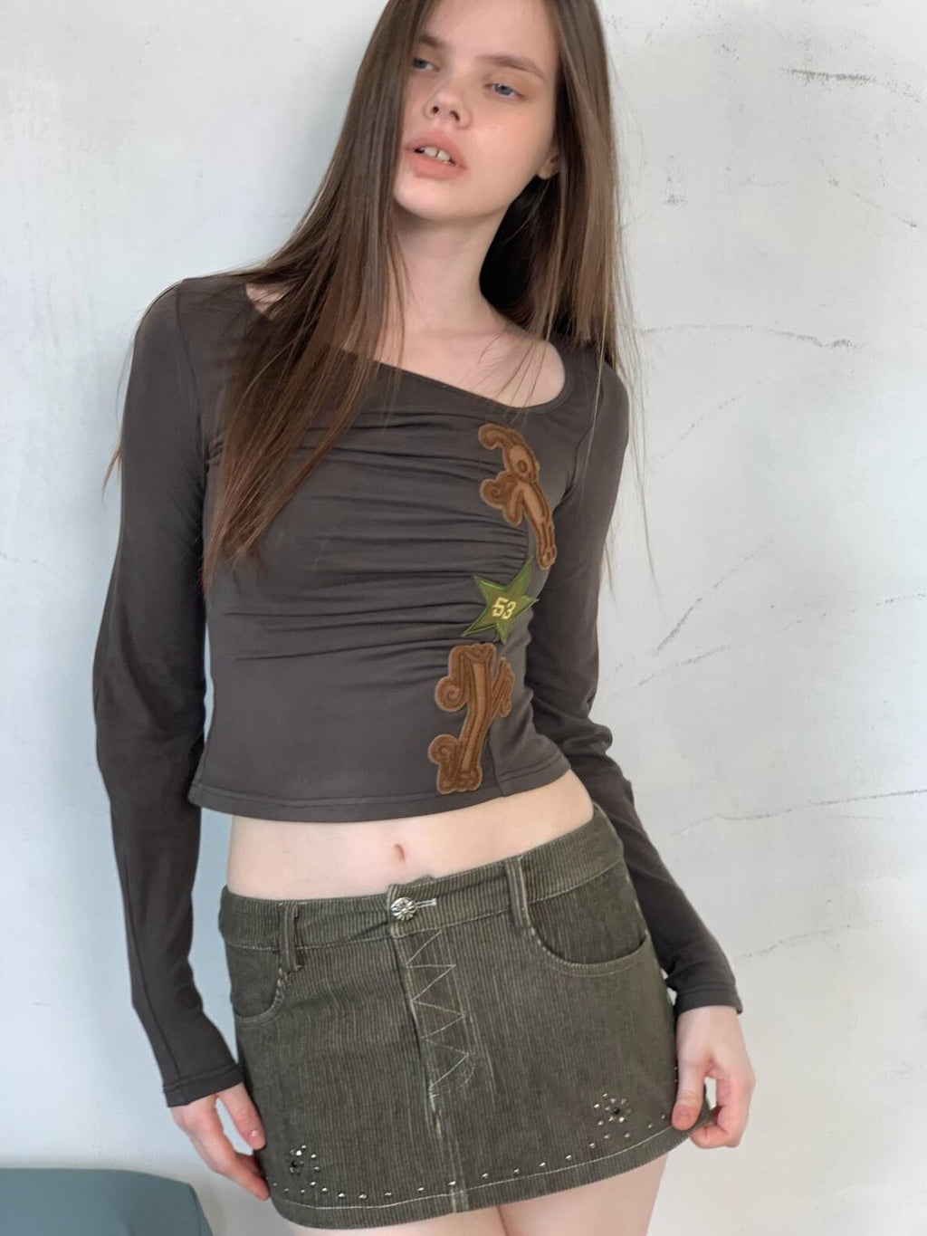 UNIVERSE Grey Asymmetric Neck Star Applique Twist Knot Women's Long Sleeve T-shirts