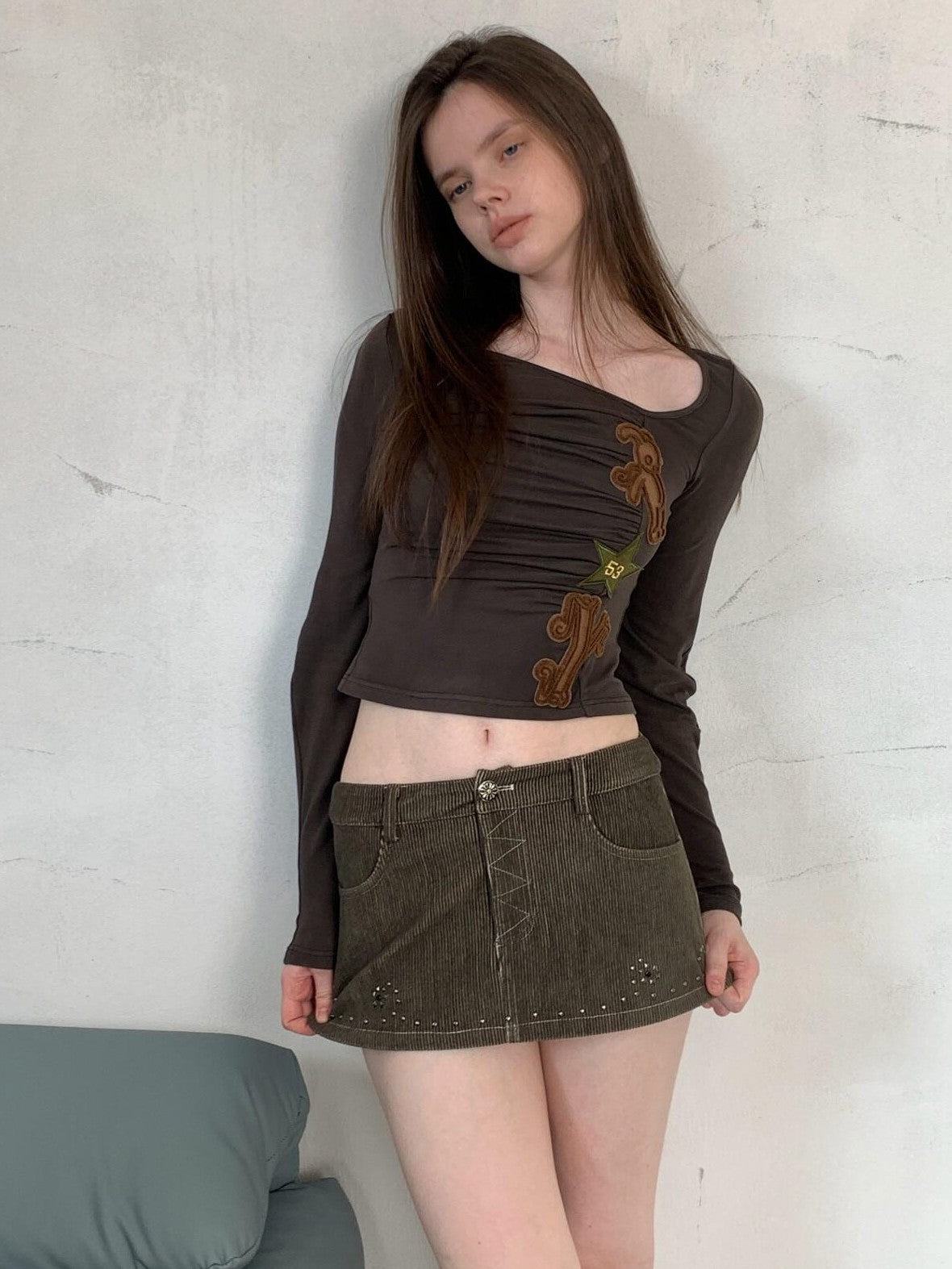 UNIVERSE Grey Asymmetric Neck Star Applique Twist Knot Women's Long Sleeve T-shirts
