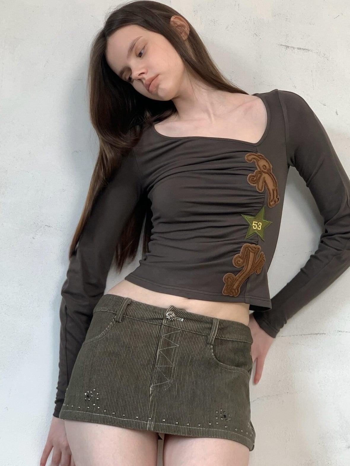 UNIVERSE Grey Asymmetric Neck Star Applique Twist Knot Women's Long Sleeve T-shirts