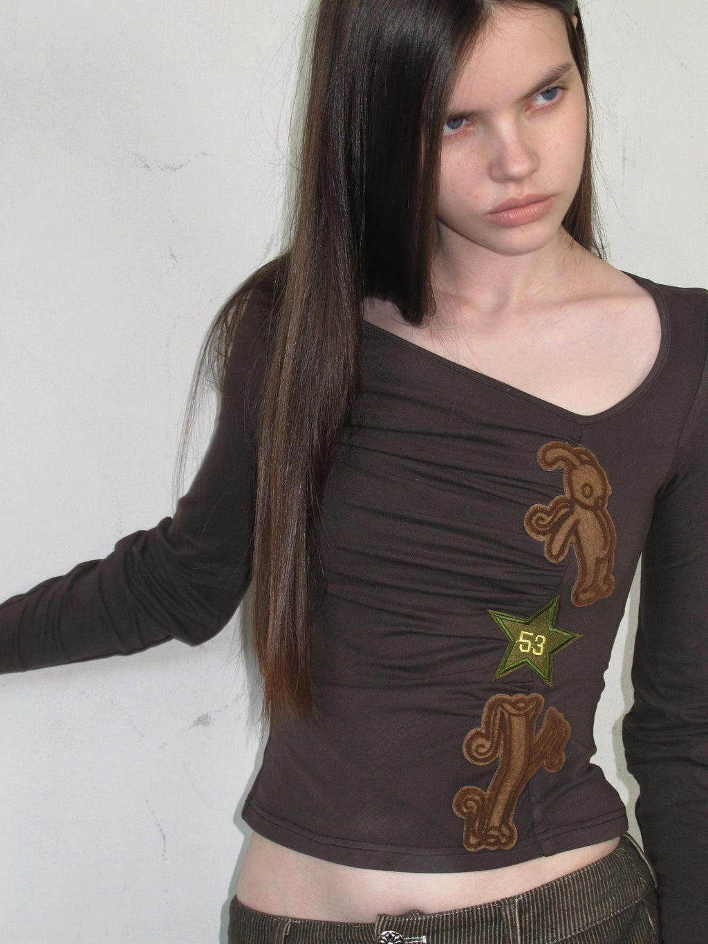 UNIVERSE Grey Asymmetric Neck Star Applique Twist Knot Women's Long Sleeve T-shirts