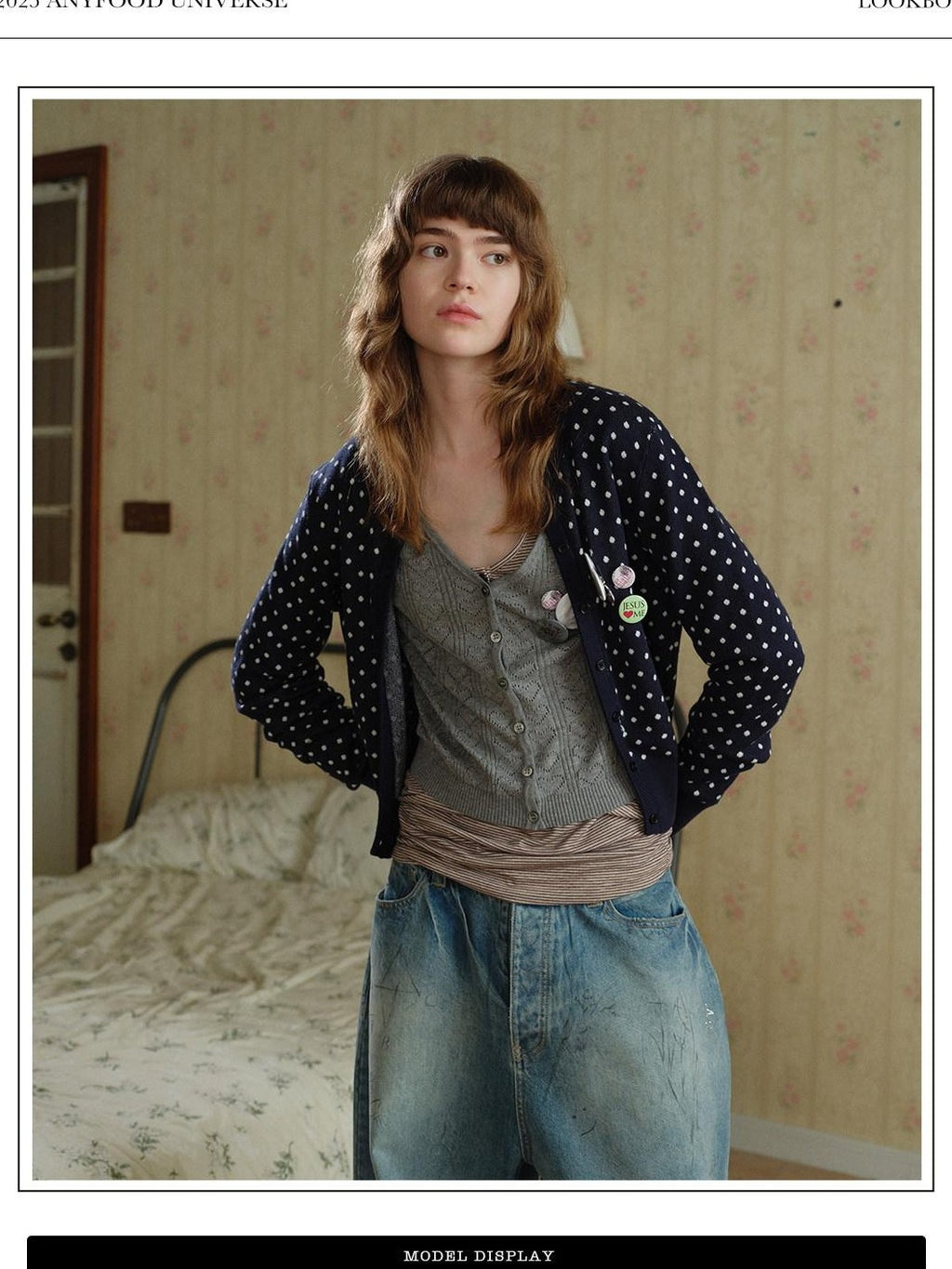 UNIVERSE Minimal Relaxed Buttoned Heart Knit Women's Acrylic Cotton Cardigans