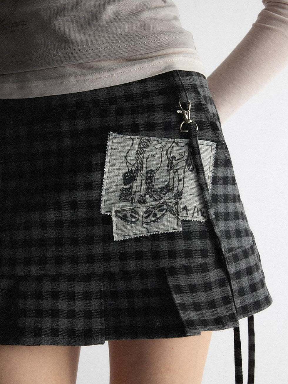 UNIVERSE Plaid Applique Embroidered Low Waist Aline Slim Women's Polyester Mini Skirts