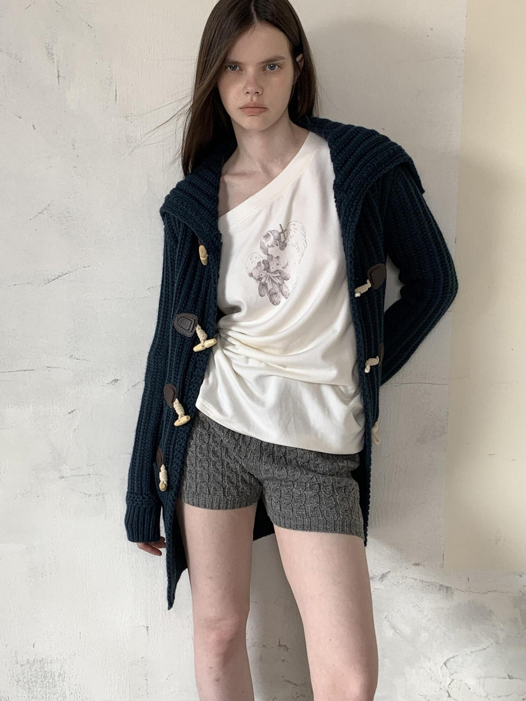 UNIVERSE Playful Vintage Teddy Print One Shoulder Women's Long Sleeve T-shirts