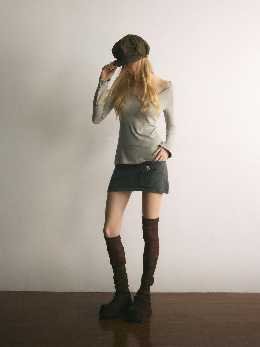 UNIVERSE Pleated Knit Slim Low Waist A Line Vintage Women's Cotton Blend Mini Skirts