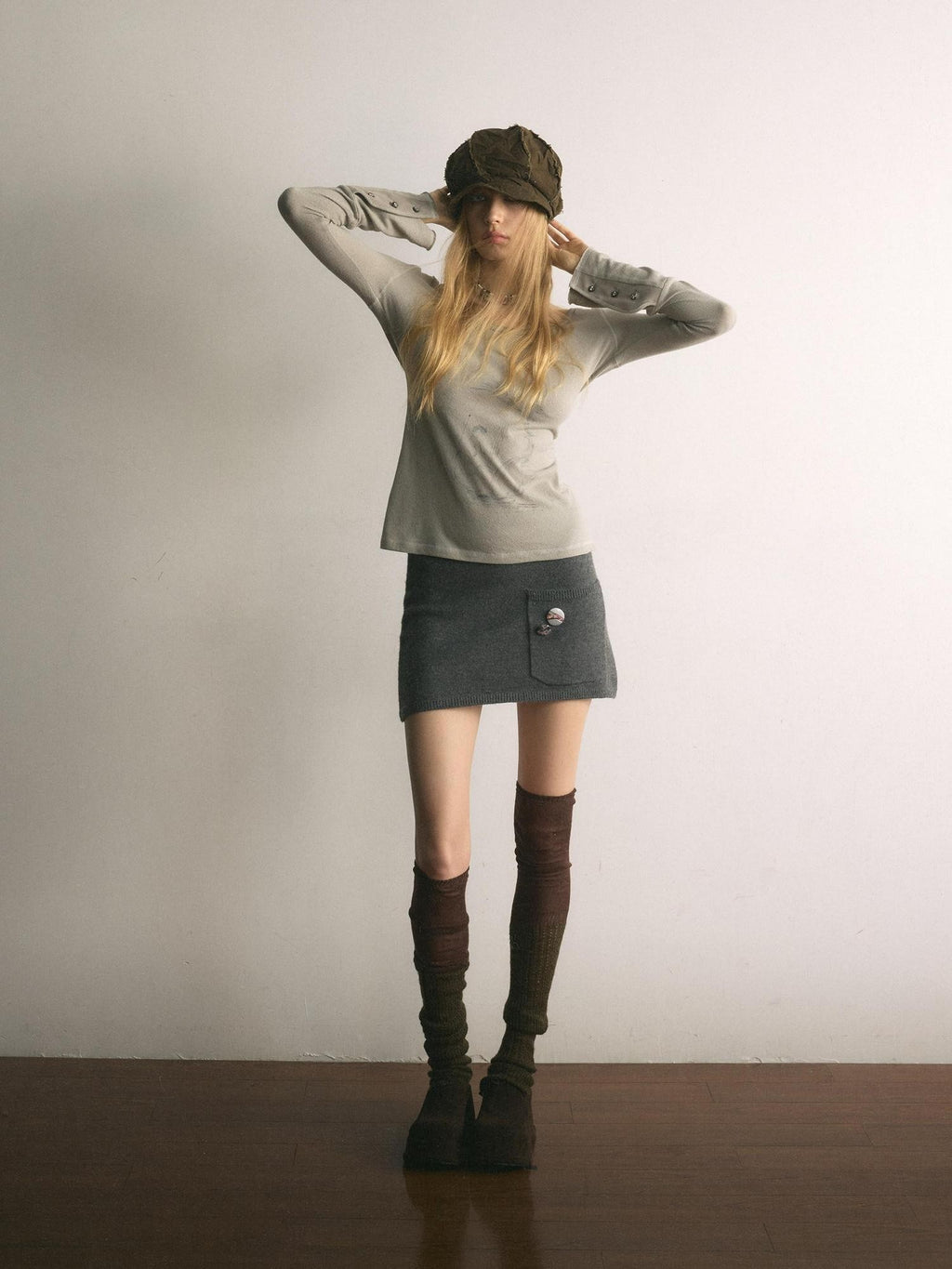UNIVERSE Pleated Knit Slim Low Waist A Line Vintage Women's Cotton Blend Mini Skirts
