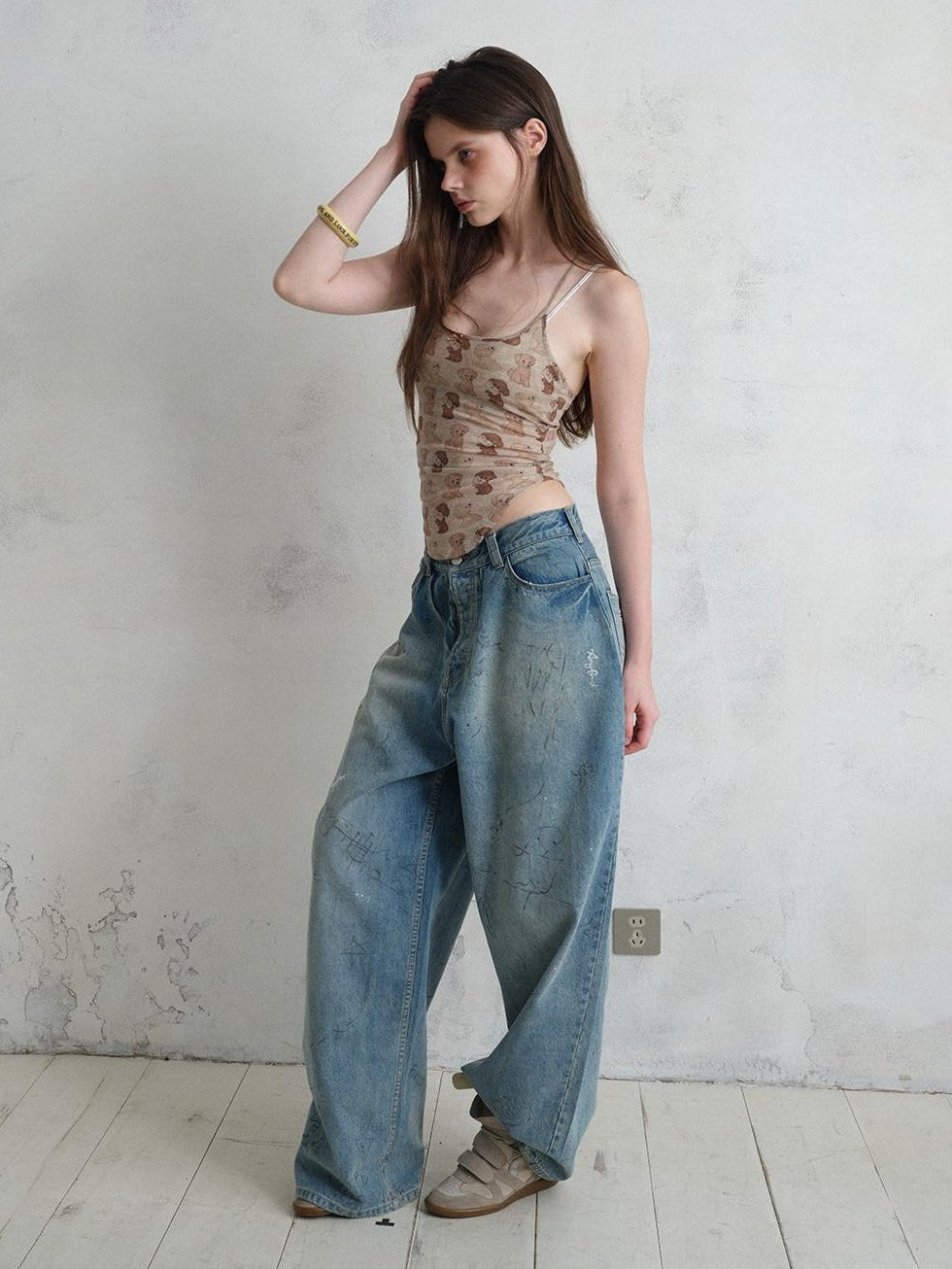 UNIVERSE Puppy Print Distressed Cropped Slim U Neck Women's Tencel Blend Camisoles