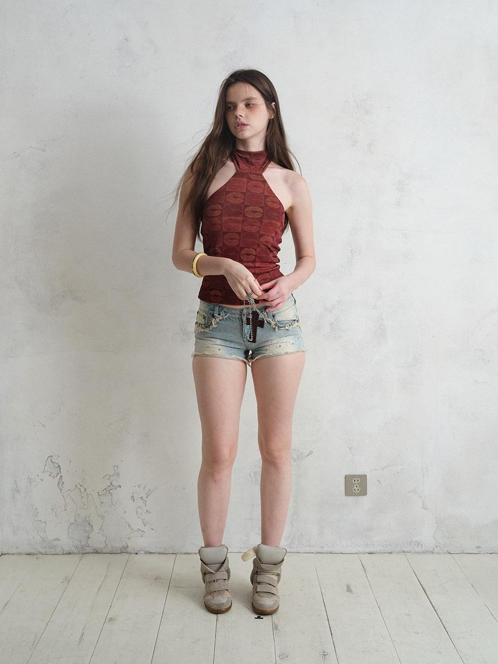 UNIVERSE Red Lip Print Slim Fit Cropped Waist Women's Polyester Halter Tops