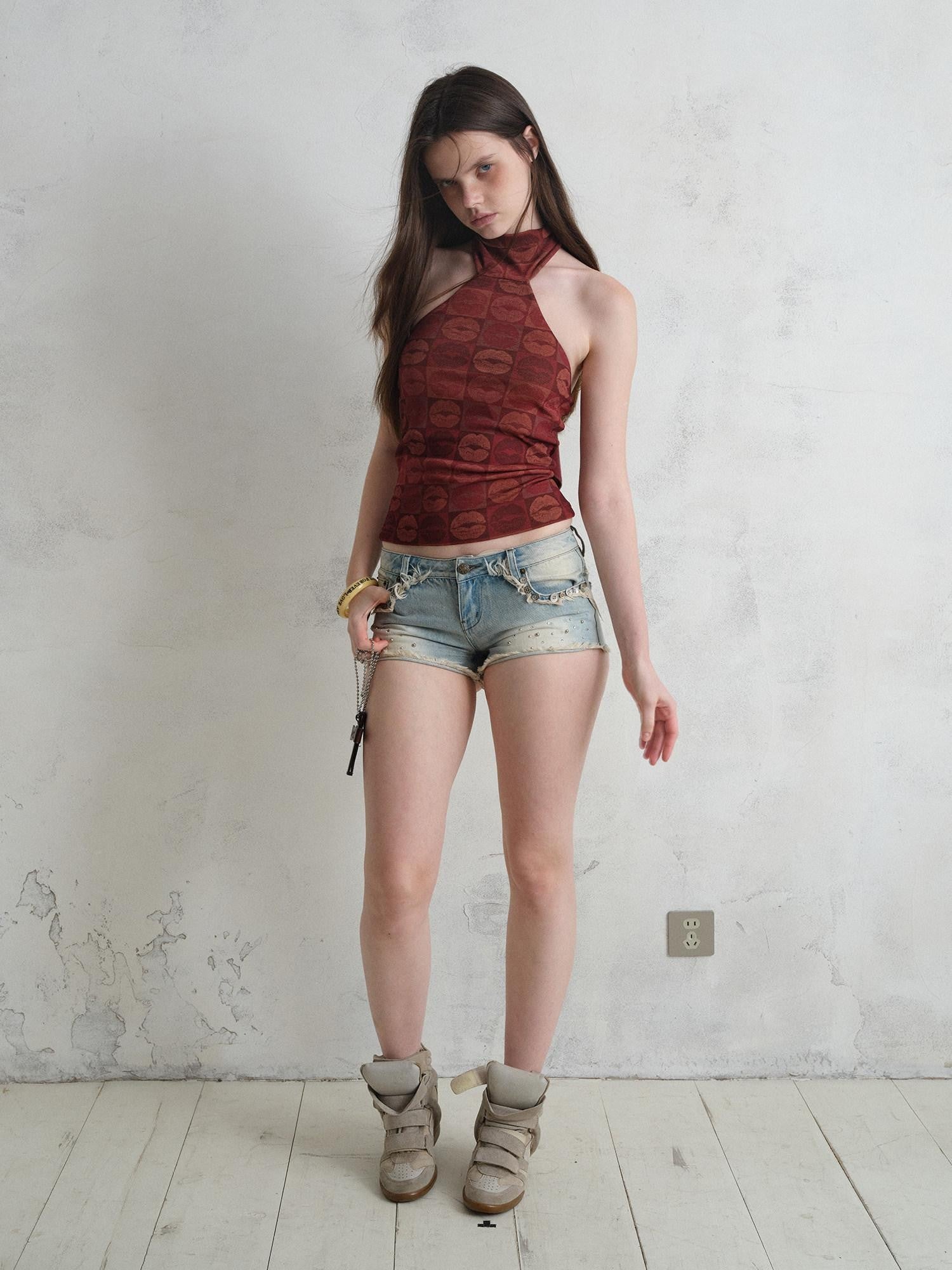 UNIVERSE Red Lip Print Slim Fit Cropped Waist Women's Polyester Halter Tops