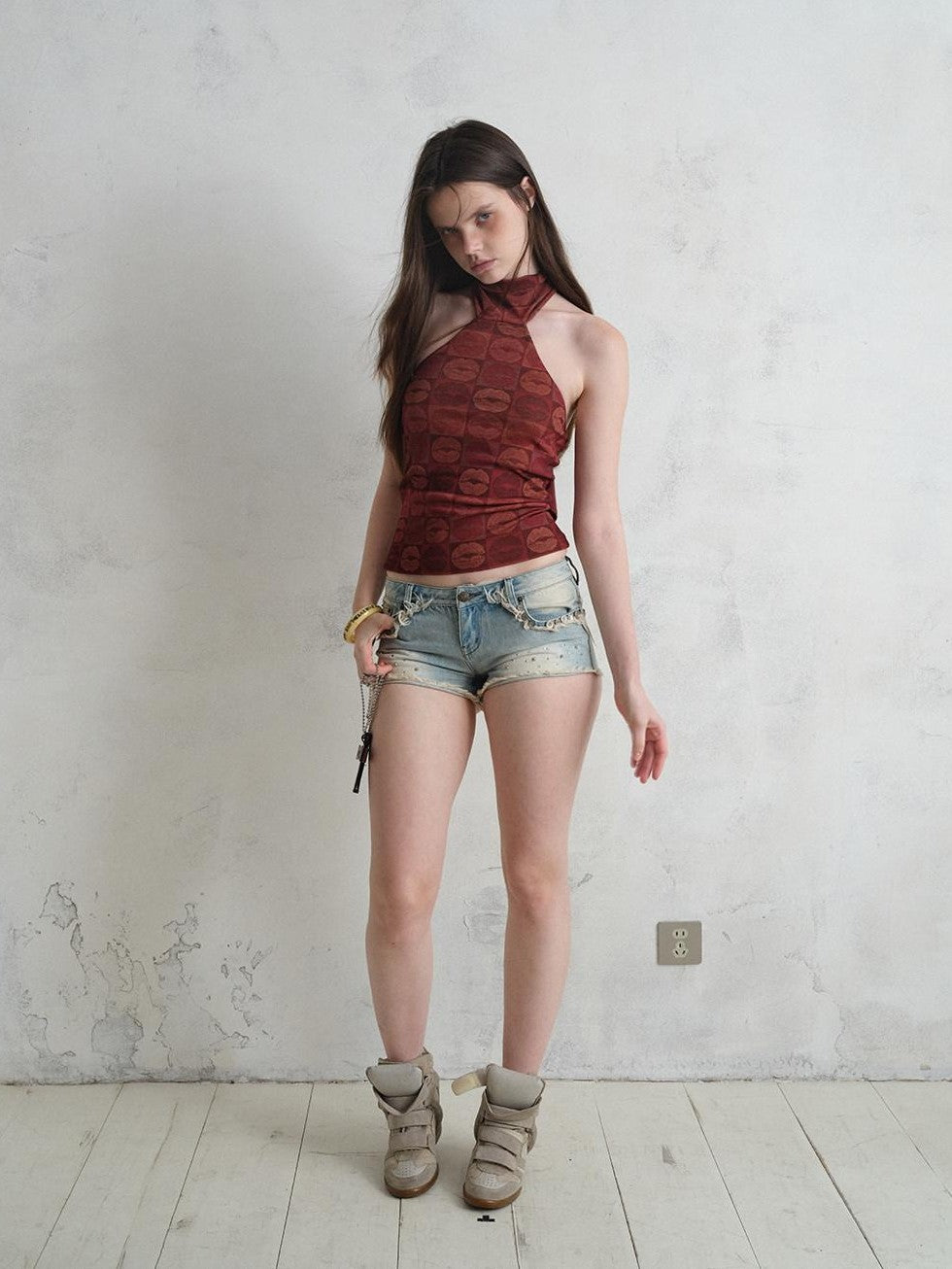 UNIVERSE Rhinestone Button Washed Ombre Raw Hem Low Rise Women's Cotton Denim Shorts
