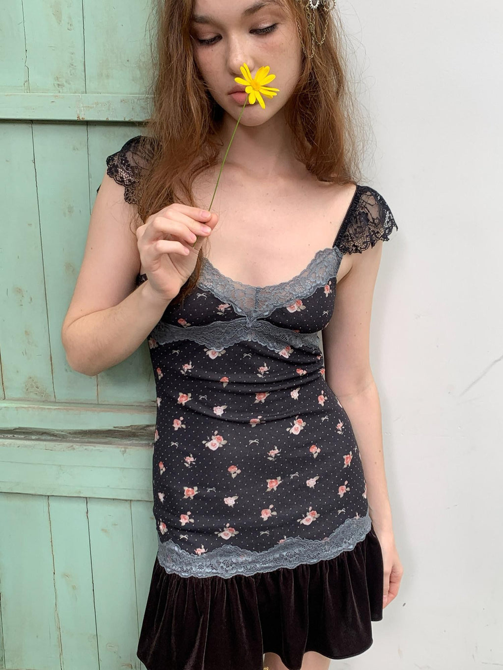 UNIVERSE Vintage Floral Lace Patchwork Flutter Sleeve Waist Women's Casual Mini Dresses