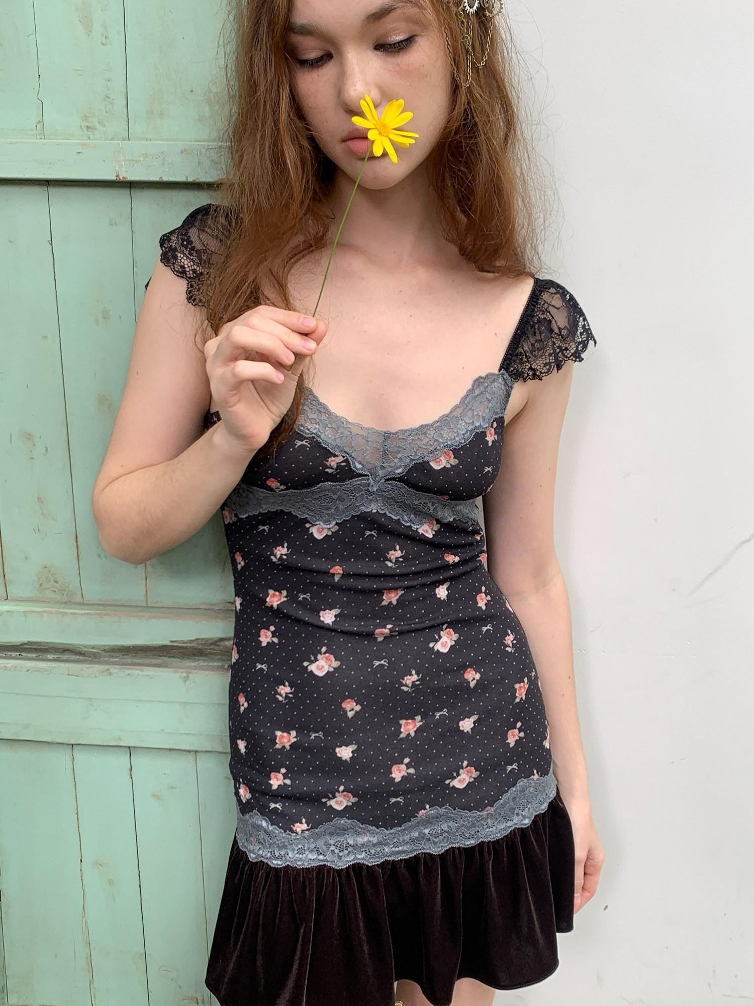 UNIVERSE Vintage Floral Lace Patchwork Flutter Sleeve Waist Women's Casual Mini Dresses
