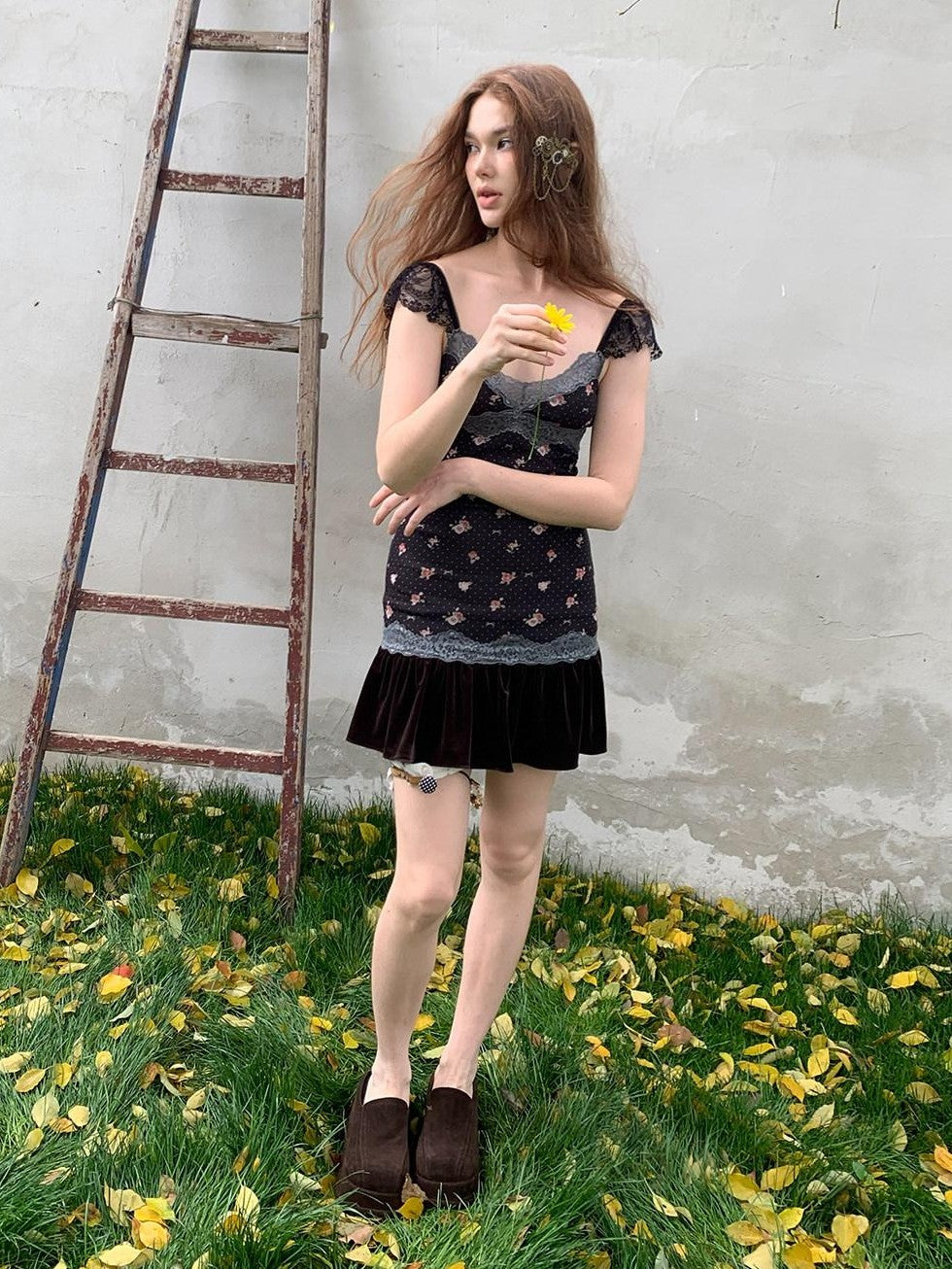UNIVERSE Vintage Floral Lace Patchwork Flutter Sleeve Waist Women's Casual Mini Dresses