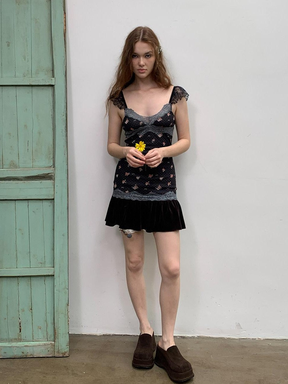 UNIVERSE Vintage Floral Lace Patchwork Flutter Sleeve Waist Women's Casual Mini Dresses