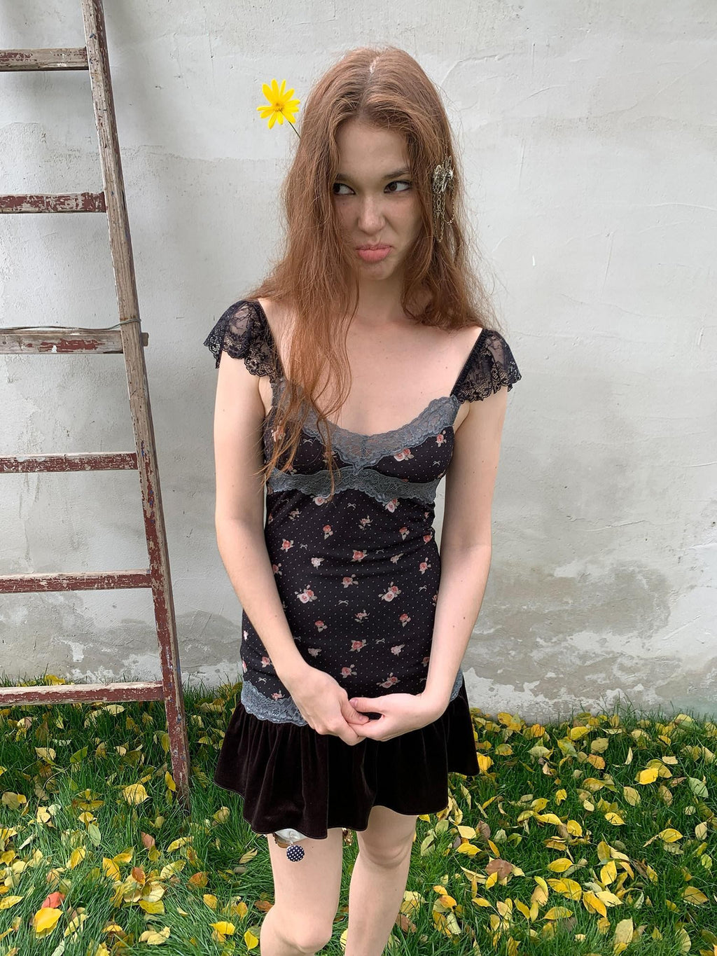 UNIVERSE Vintage Floral Lace Patchwork Flutter Sleeve Waist Women's Casual Mini Dresses