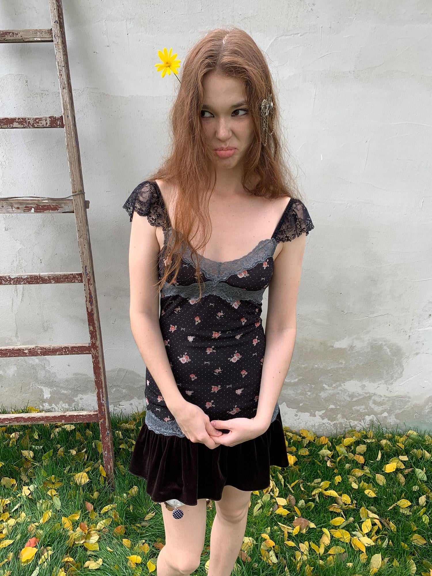 UNIVERSE Vintage Floral Lace Patchwork Flutter Sleeve Waist Women's Casual Mini Dresses